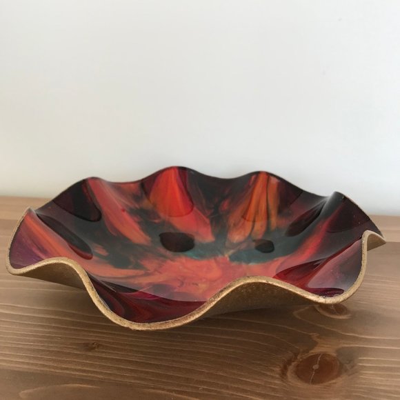 Seetusee Glassware Decorative Ruffled Glass Dish Leather Backed Mayfair Canada - Picture 3 of 6